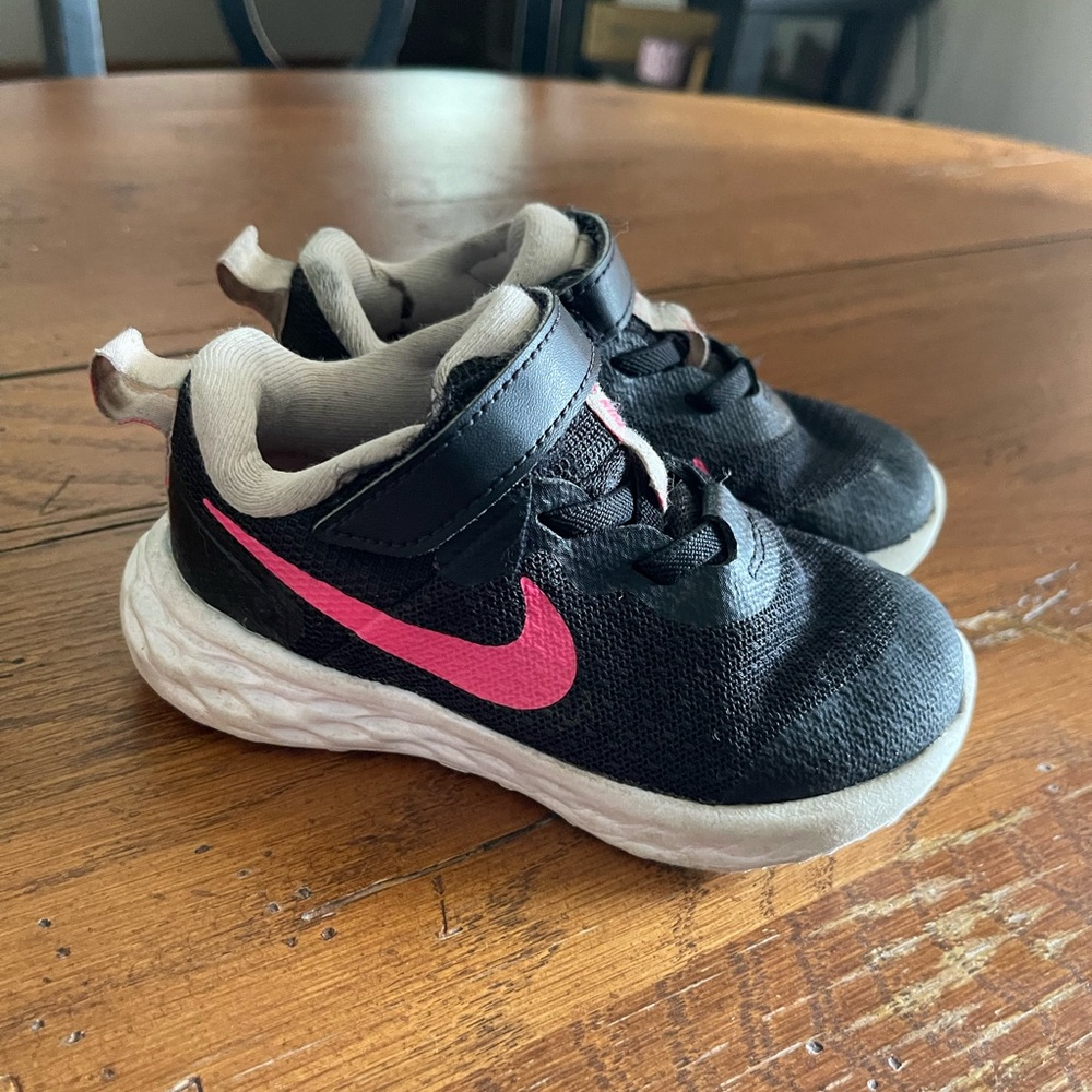 Toddler 8c nikes
